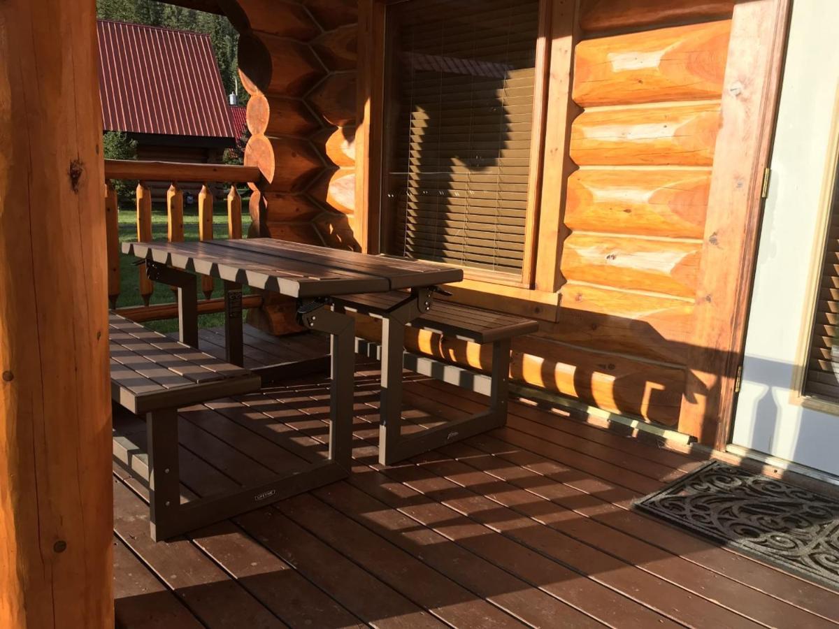 Yoho Chalets Golden Exterior foto