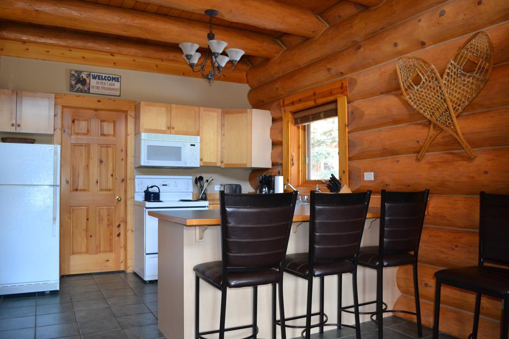 Yoho Chalets Golden Exterior foto